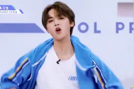 那些一言不合就秀腹肌，朱正廷撩衣秀腹肌，范丞丞：一如既往的帅视频封面