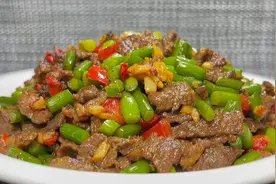 超好吃的蒜苔小炒牛肉，冬天费米饭的一道菜，营养暖身好吃又下饭视频封面