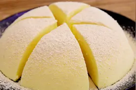 在家用鸡蛋自制牛奶冰糕，家庭做法简单易学，冰爽香甜，比买的香