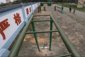 一镜到底！沉浸式带你感受武警特战队员眼中的“四百米障碍”视频封面