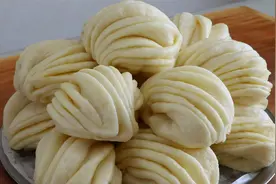 家常花卷在家也能做的好吃又好看，过程食材都简单，新手也能成功