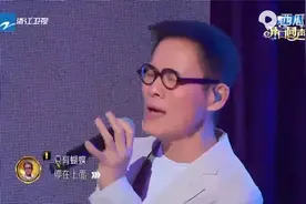 综艺：罗大佑演唱校园第一民谣《童年》！瞬间热泪盈眶，好听！