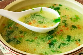 早餐来一碗蔬菜小米粥，简单营养味道好，养胃暖身，好喝接地气视频封面