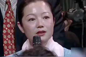 剧组演员去偷菜，被老鼠夹子夹伤手指视频封面