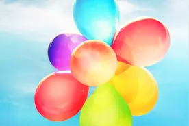 简单设置一下，你发送的聊天消息就会变成带边框的炫酷效果！视频封面