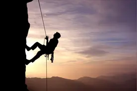 打入26颗螺栓钉，三驴友被判赔600万，旅游“任性”须买单