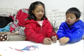 三个筷子如何“站起来”？姐弟俩费了九牛二虎之力，终于成功了！视频封面