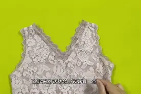 背心裙露胳膊不喜欢？加袖子想要好看，老师傅教你这样裁剪