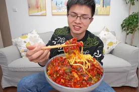 两种新疆辣椒，做碗不正宗的辣皮子拌面，又香又辣攒劲得很视频封面