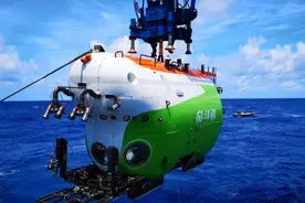 10909米！中国载人潜水器刷爆全球，与美国相比，技术领先多少？视频封面