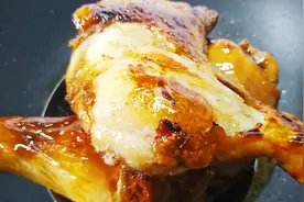 鸡腿做之前，用这种方法腌制一下，又香又入味，一顿能吃好几个