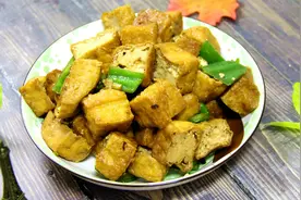 油豆泡的做法，步骤简单易学，出锅后鲜美又下饭，家人都喜欢吃