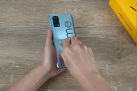 realme真我V5首发体验：1小时游戏耗电13%，充电还迅速视频封面