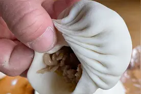 蒸包子总会遇到褶子没了不白不光不蓬松这些问题？老师傅教你解决