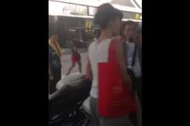 “一百块钱都不给我”搞笑梗视频封面