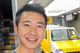 铃木北斗星改色，原来二手车也可以很帅气，小伙开心极了