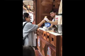 土耳其冰淇淋，兄弟，你在表演魔术吗？视频封面