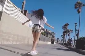 终于找到这首一直“哒哒哒”的歌了，旋律魔性又洗脑，怪不得能火