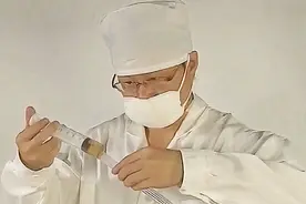 专家亲自演示，如何制作毛木耳母种培养基，农博士提醒注意细节