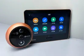 评测体验萤石新品智能猫眼，自带高清大屏，到底好不好用？视频封面