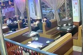 石家庄深夜发生4.3级地震 烧烤店食客惊呼“快跑”冲出门