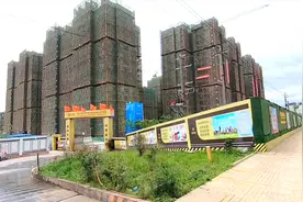 成都石板滩发展的好快，这里修了个万人小区，好像是安置房视频封面