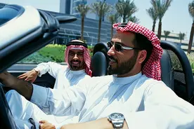 为啥迪拜土豪都留着络腮胡子，他们不嫌麻烦吗？真实原因难以启齿视频封面