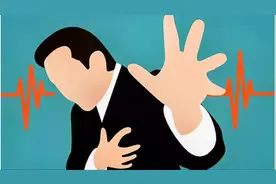 左胸像针扎一样疼几秒，是心脏的问题？看了医生的分析，就知道了视频封面