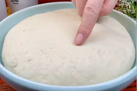 发面只加酵母和白糖就错了，教你饭店做法，10分钟发满盆，真实用