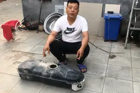 塑料油箱为什么会比铁皮油箱好，究竟有什么隐患，听听小伙的讲解