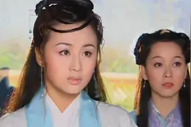 《乌龙闯情关》片尾曲《太多》熟悉的音乐响起，勾起多少青春回忆