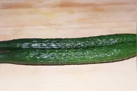 教你红烧黄瓜做法，去饭店都吃不到，清脆爽口，上桌分分钟抢光视频封面