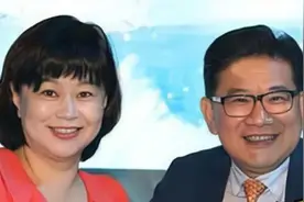 鞠萍二婚丈夫首出镜：尽然是我们熟悉的他，难怪多年不想公开