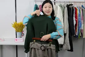 胖mm怎么穿显瘦？145斤彩妮教你5种穿搭，值得收藏，遮肉有气质视频封面