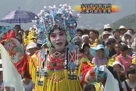 男子反串表演《贵妃醉酒》，字正腔圆，让人赞叹不已！