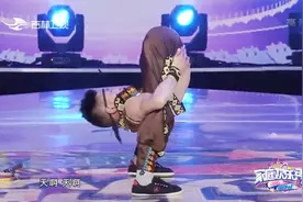 小伙展示柔术童子功，完全看呆了，这真是人类可以做到的动作吗？视频封面