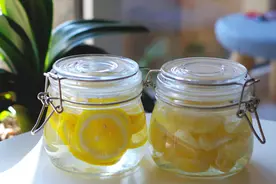 夏天自制冷饮冰糖柠檬水，冰凉爽口还美白！