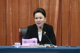 最近大家都喜欢安总开会的视频，所以把月度例会的开场白发给大家视频封面