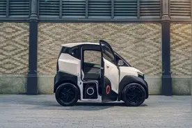 西班牙造微型老头乐！长2.3米能坐2人，一点不比汽车差！视频封面