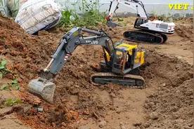 无线遥控挖掘机挖土运沙游戏，高仿真工程车玩具车挖沙作业演示视频封面