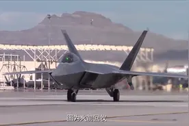 航母的螺旋桨有多可怕？海洋生物几乎无一幸免，鲸鱼也无法逃脱视频封面