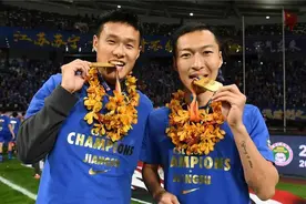 上海海港官宣三将加盟！杜佳、李昂都是最佳引援！视频封面