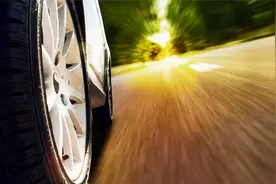 行驶时轮胎左右位置有哒哒声是怎么回事？视频封面