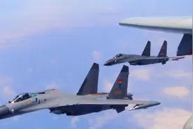 中美军机同时现身台海，两岸只剩三条路，国防部有言在先，很直接视频封面