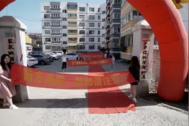 闺蜜结婚拉了一路横幅，没想到新郎不按套路出牌视频封面