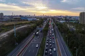 北京交警：中秋假期机动车尾号不限行，高速公路正常收费视频封面