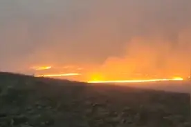 严防死守！蒙古国草原大火入境 中方边境一线明火已被拦截视频封面