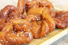 终于知道蒙古人为什么这么壮了，看到他们的早饭，立马懂了！视频封面