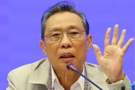 钟南山什么都敢直接说，美媒：难怪中国人都如此尊敬他视频封面