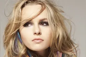 英文歌曲典藏 1Footprints In The Sand2.Run 3There You'll Be.